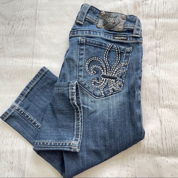 Miss Me fleur de lis pocket detailed crops Sz 28 - Picture 1 of 8